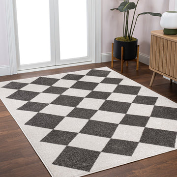 Draper Classic Geometric Diamond Pattern Area Rug